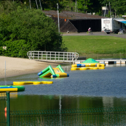 20240613-strand-spielgeraete-nicht-schwimmerzone-ueberblick-dsc03304-scaled.jpg